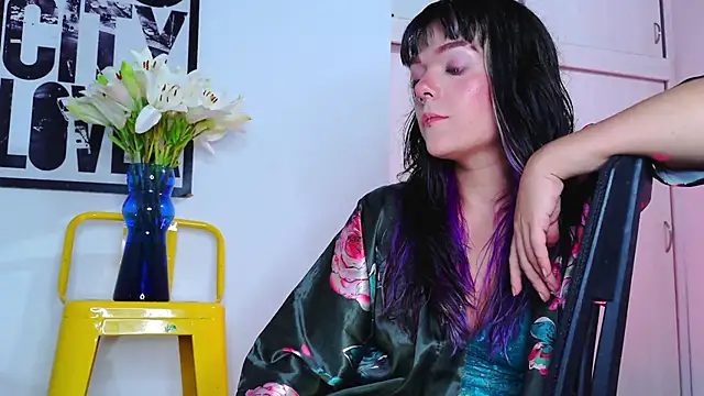 purple em69 online show from November 13, 2025, 3:49 am