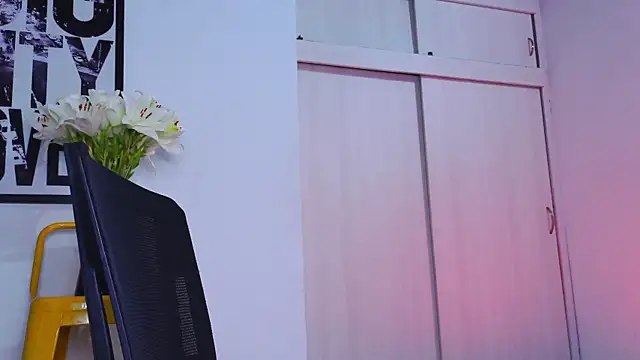 purple em69 online show from November 14, 2025, 2:21 am