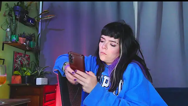 Snapshot of purple_em69 chatting on February 14, 2026, 6:10 am purple em69 online show from February 14, 2026, 6:10 am