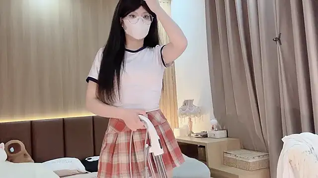 Jennie Spa online show from February 4, 2025, 2:53 pm