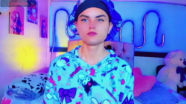 Jessica smith 1 online show from April 18, 2026, 11:14 am