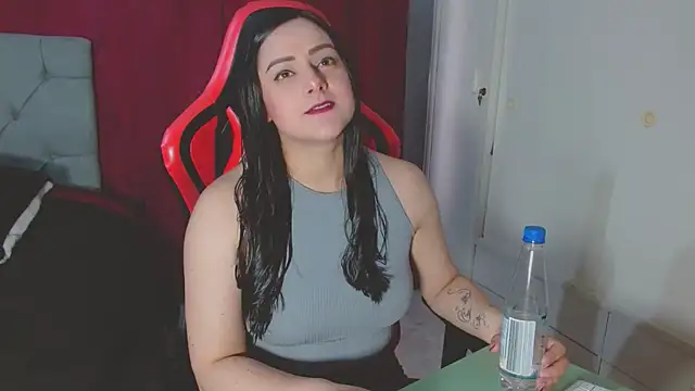 Noamartin  online show from December 15, 2025, 10:47 pm