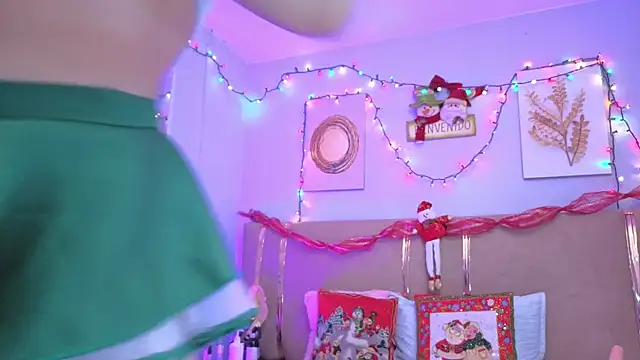 sarah cruzz  online show from December 18, 2025, 12:49 am