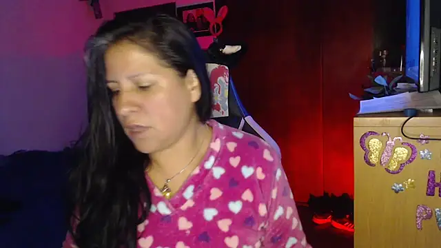 Snapshot of LucifernandaSw chatting on July 17, 2026, 9:49 am LucifernandaSw online show from July 17, 2026, 9:49 am