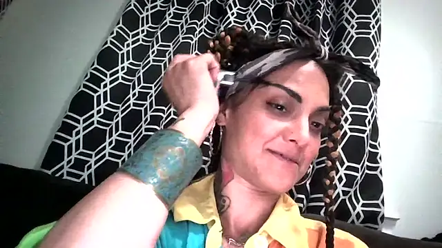 StripKi online show from October 24, 2025, 1:57 am