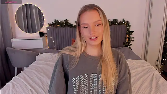 CassieRayss online show from January 7, 2026, 7:33 am