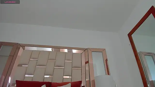 emma castilloo online show from December 27, 2024, 10:48 pm