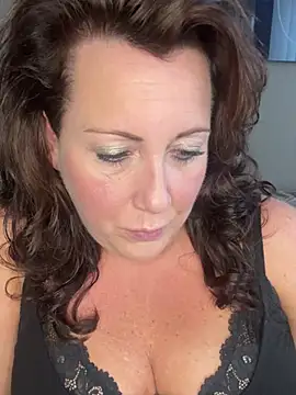 Snapshot of xsexycurvymilf chatting on December 13, 2024, 12:06 pm xsexycurvymilf online show from December 13, 2024, 12:06 pm