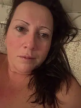 Snapshot of xsexycurvymilf chatting on December 19, 2024, 6:45 am xsexycurvymilf online show from December 19, 2024, 6:45 am