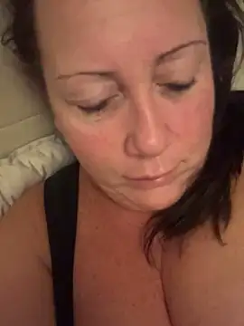 Snapshot of xsexycurvymilf chatting on December 23, 2024, 6:44 am xsexycurvymilf online show from December 23, 2024, 6:44 am