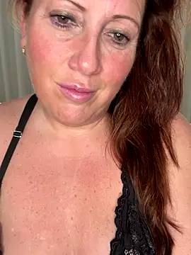 Snapshot of xsexycurvymilf chatting on December 15, 2025, 2:32 pm xsexycurvymilf online show from December 15, 2025, 2:32 pm