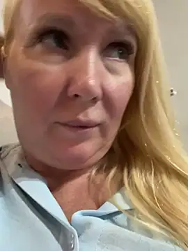 EmmaInLove23 online show from February 16, 2025, 10:43 am