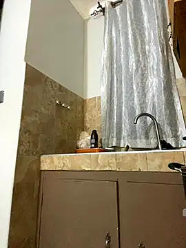 Dellah26 online show from November 10, 2025, 5:01 pm