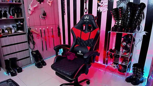 daven56 online show from February 11, 2025, 1:20 pm