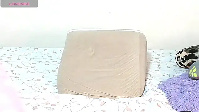 naughtty mommy online show from March 9, 2025, 2:39 am