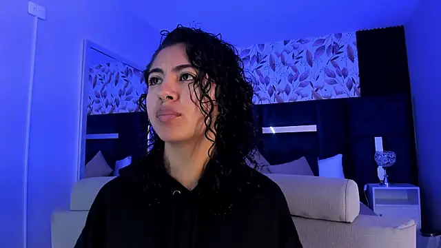 Amareto  online show from April 19, 2026, 10:58 am