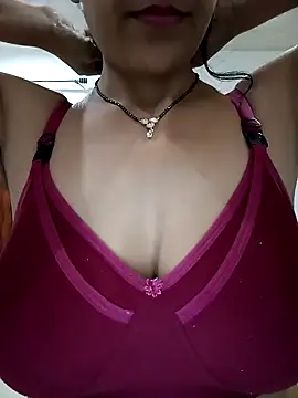 Snapshot of Hot-Shivani chatting on December 17, 2024, 4:12 am Hot-Shivani online show from December 17, 2024, 4:12 am