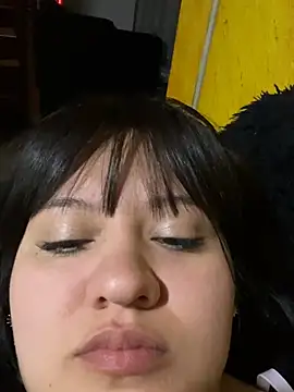 Snapshot of dannarossy_ chatting on January 22, 2025, 8:29 am dannarossy online show from January 22, 2025, 8:29 am
