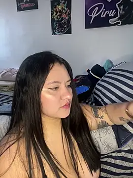 Snapshot of dannarossy_ chatting on October 15, 2025, 2:28 pm dannarossy online show from October 15, 2025, 2:28 pm