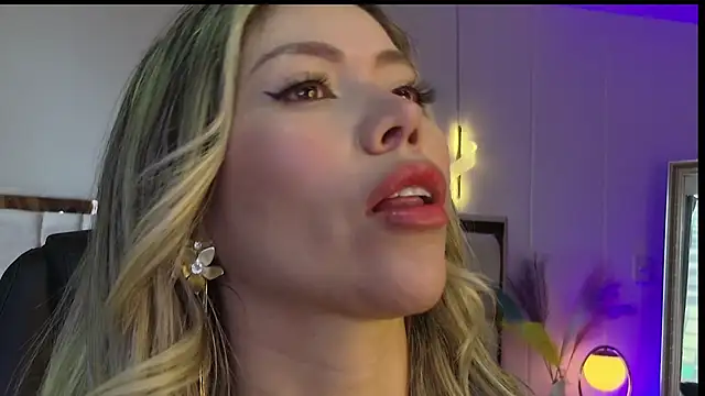 Ammy Castro online show from February 24, 2026, 10:19 pm