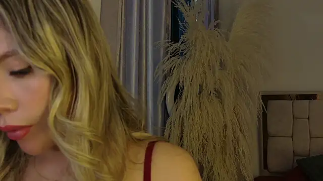 Ammy Castro online show from April 19, 2026, 9:50 pm