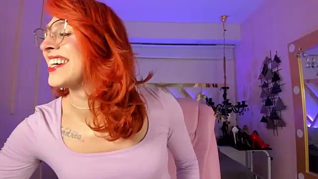 Juliana Saenzz online show from February 19, 2025, 12:00 pm