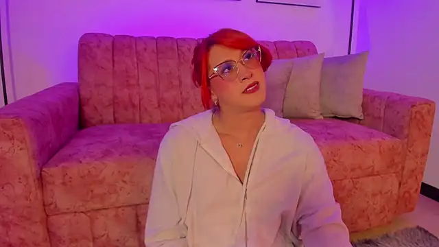 Juliana Saenzz online show from September 11, 2025, 1:49 am