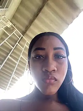 AleezaFrench online show from February 22, 2025, 8:20 pm