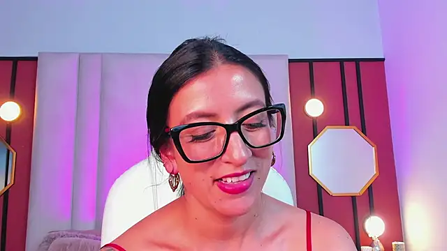 kira moon   online show from January 23, 2025, 12:35 am