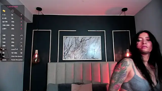 kira moon   online show from October 6, 2025, 9:12 pm