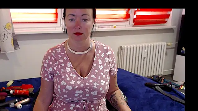 Snapshot of Alexie33 chatting on July 19, 2026, 11:25 am Alexie33 online show from July 19, 2026, 11:25 am