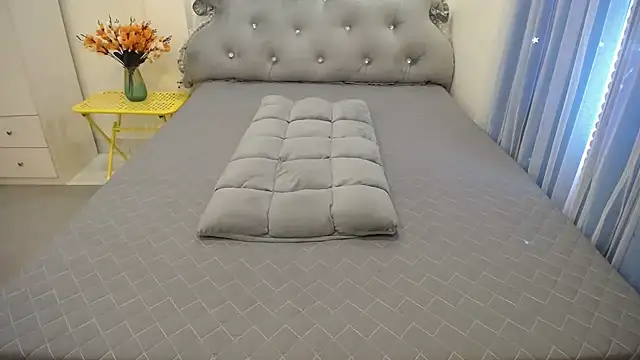 Lavender Sweet online show from October 2, 2025, 3:24 am