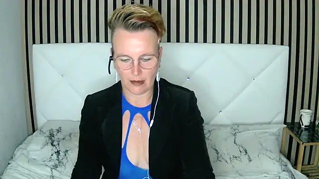 xxNoeliaxx online show from January 16, 2025, 8:00 am