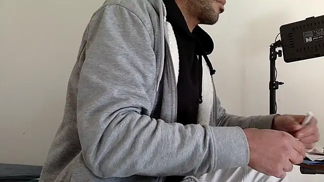 molozeb online show from October 18, 2025, 10:49 am