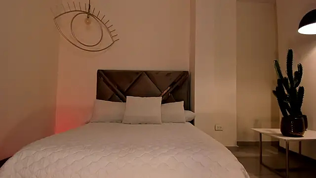 DominiqueVega online show from November 29, 2025, 11:41 pm