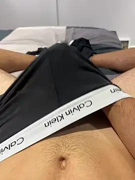 h0rnyguy001 online show from September 29, 2025, 6:07 am