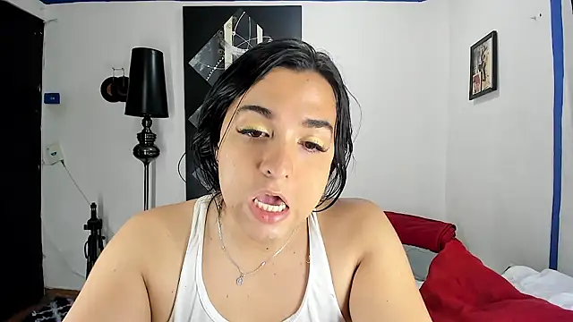 SARAMISHA online show from April 21, 2026, 1:42 am