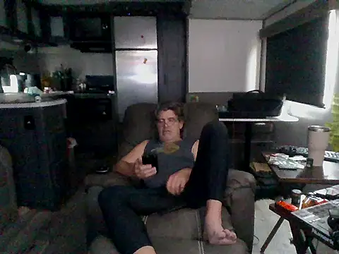 lateniter online show from December 18, 2025, 2:56 pm