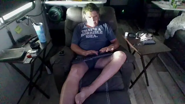 Snapshot of lateniter chatting on April 23, 2026, 10:12 pm lateniter online show from April 23, 2026, 10:12 pm
