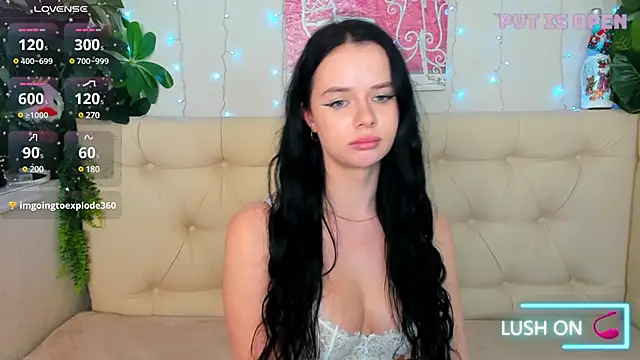 Lori  Hell online show from February 19, 2025, 5:38 am