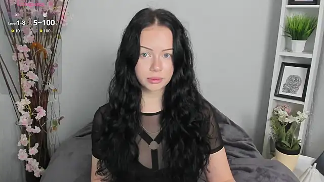 Lori  Hell online show from May 18, 2026, 3:24 am