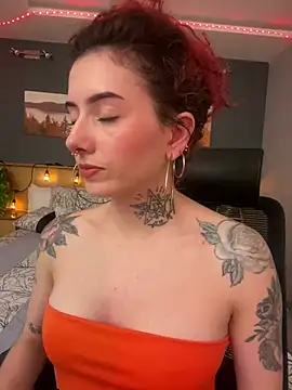 LiliJones  online show from January 18, 2025, 7:48 pm