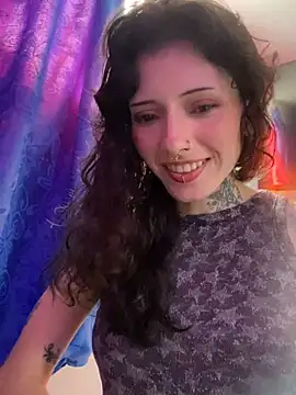 LiliJones  online show from November 5, 2025, 4:18 pm