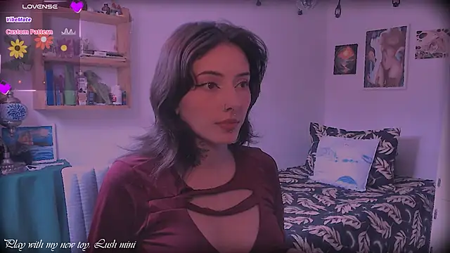 LiliJones  online show from March 10, 2026, 4:12 pm