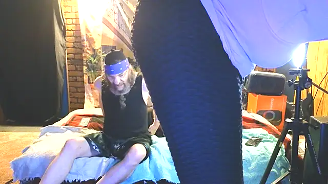 PropertyAndBiker online show from November 4, 2025, 11:15 pm