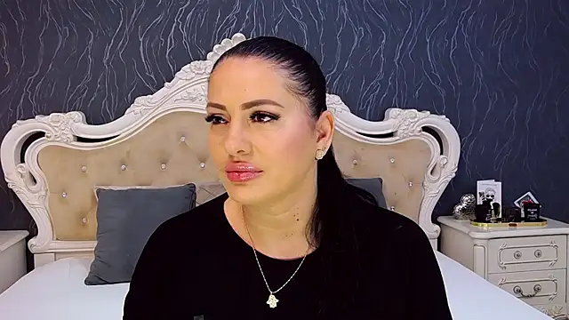 Lauren Saint online show from November 9, 2025, 8:45 am