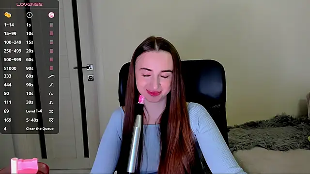 Kimmberr online show from November 9, 2025, 4:11 am