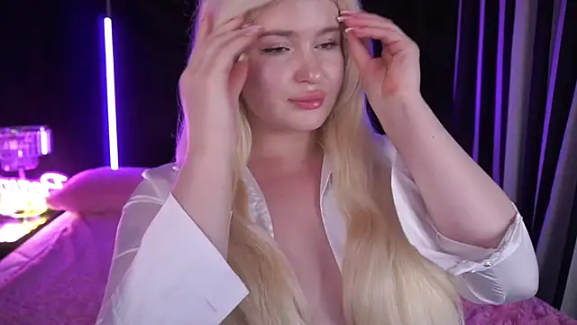 CocoSecretss online show from December 5, 2024, 10:23 am