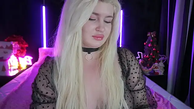 CocoSecretss online show from December 25, 2024, 11:11 am