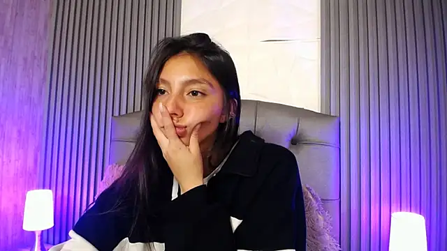 Snapshot of kendall_saenz chatting on December 5, 2024, 8:00 pm kendall saenz online show from December 5, 2024, 8:00 pm